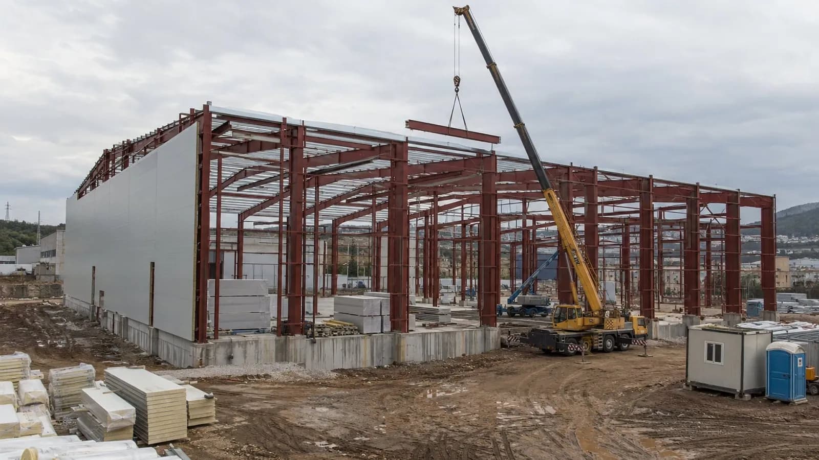 Fabrika İnşaat Maliyeti 2026: Resmî m² Değerleri, Örnek Hesaplar ve Süre